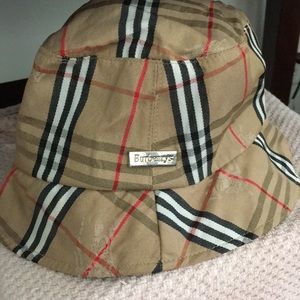 Vintage Burberrys hat size L